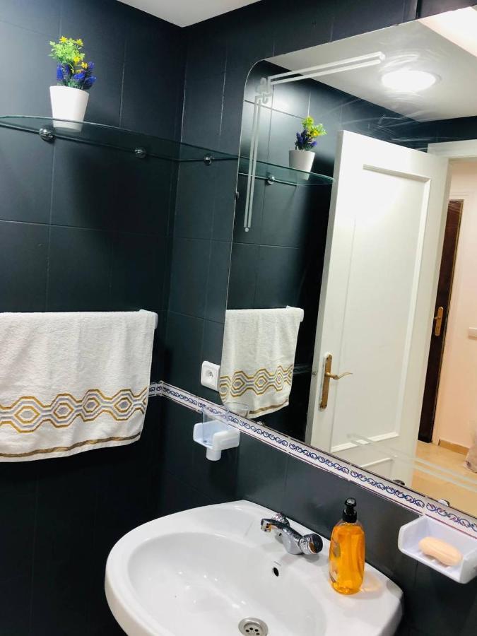 Amazing Appartement Au Centre Ville En Face Hilton & Gare Train De Tgv De Tanger Exterior photo